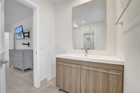 4001 N 41st Court Hollywood FL 33021