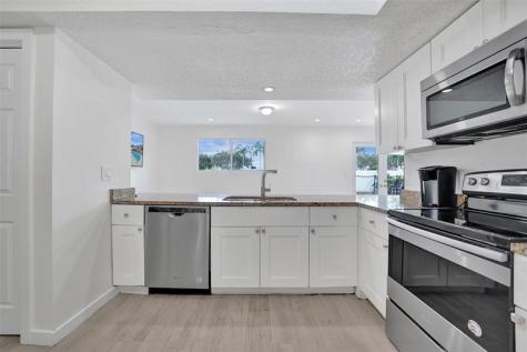 4001 N 41st Court Hollywood FL 33021