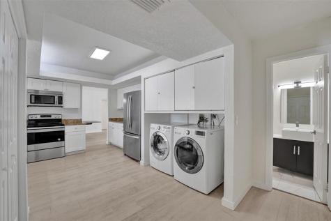 4001 N 41st Court Hollywood FL 33021