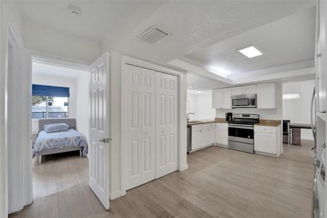 4001 N 41st Court Hollywood FL 33021