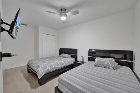 4001 N 41st Court Hollywood FL 33021
