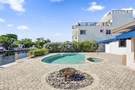 2632 SE 10th Court Pompano Beach FL 33062