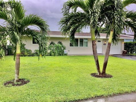 8260 NW 11th Court Pembroke Pines FL 33024