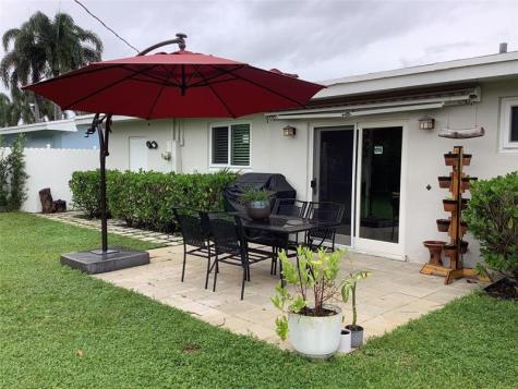 8260 NW 11th Court Pembroke Pines FL 33024