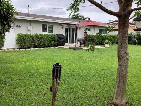 8260 NW 11th Court Pembroke Pines FL 33024