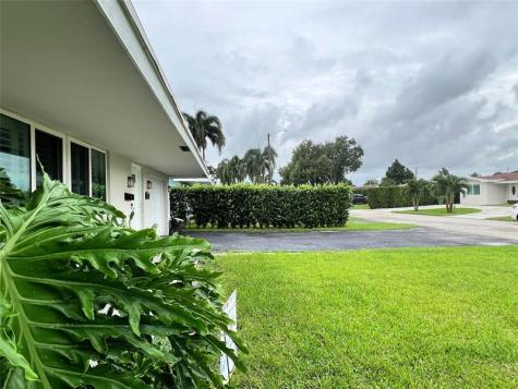 8260 NW 11th Court Pembroke Pines FL 33024