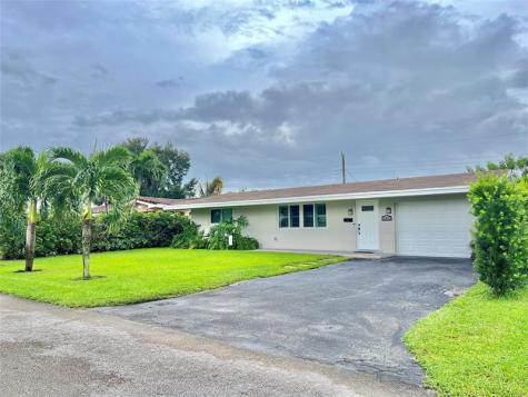8260 NW 11th Court Pembroke Pines FL 33024