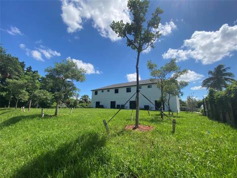 5615 Polk Street Hollywood FL 33021