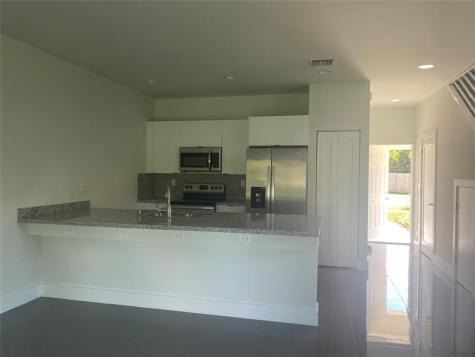 5615 Polk Street Hollywood FL 33021