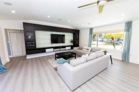 475 NE 142nd Street North Miami FL 33161