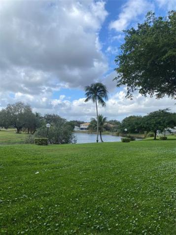 3499 Oaks Way Pompano Beach FL 33069