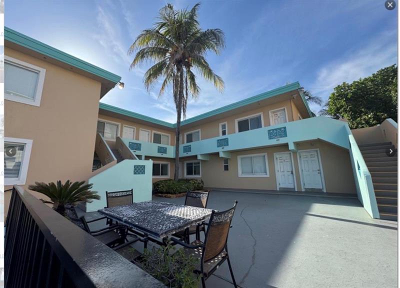 323 Monroe Street Hollywood FL 33019