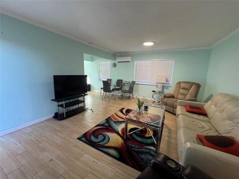 323 Monroe Street Hollywood FL 33019
