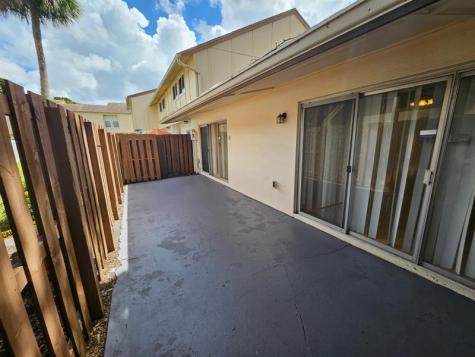 8047 NW 8th Street Fort Lauderdale FL 33324
