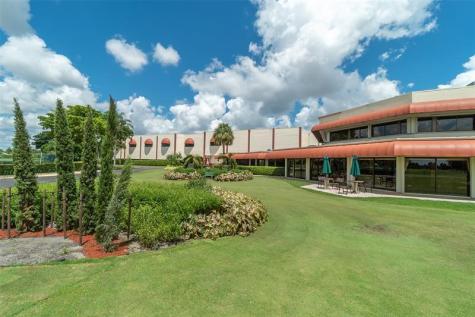 8940 S Hollybrook Boulevard Pembroke Pines FL 33025
