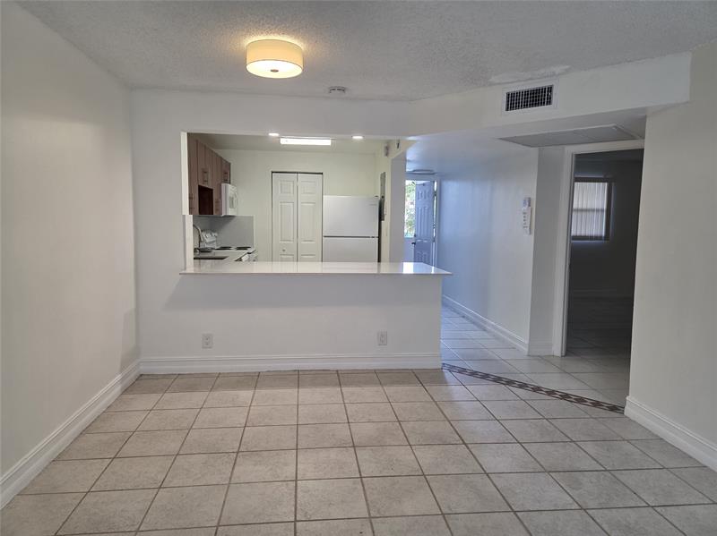 8040 N Colony Circle Tamarac FL 33321