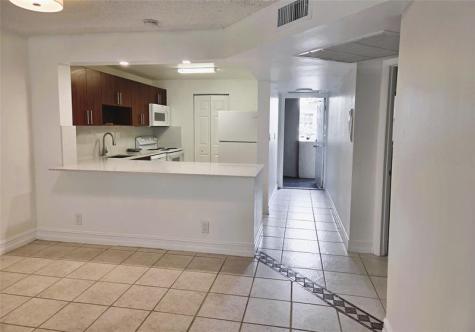 8040 N Colony Circle Tamarac FL 33321