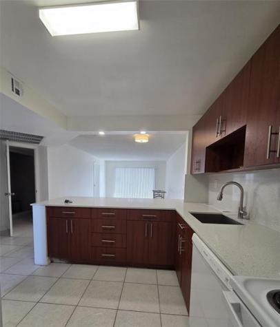 8040 N Colony Circle Tamarac FL 33321