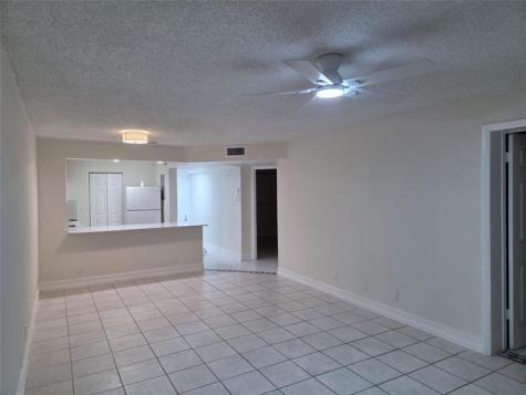 8040 N Colony Circle Tamarac FL 33321