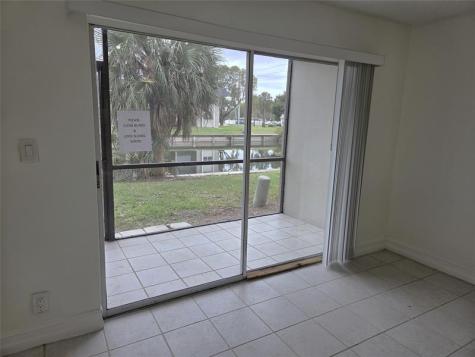 8040 N Colony Circle Tamarac FL 33321