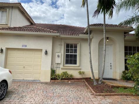 1720 NW 78 Way Pembroke Pines FL 33024