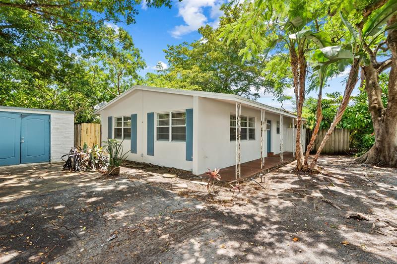806 NE 23 Drive Wilton Manors FL 33305