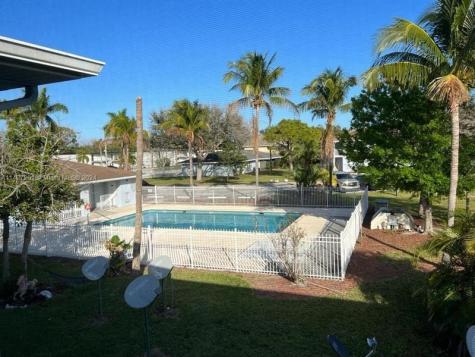 617 Ixoria Avenue Fort Pierce FL 34982