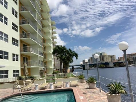 2900 NE 30th Street Fort Lauderdale FL 33306