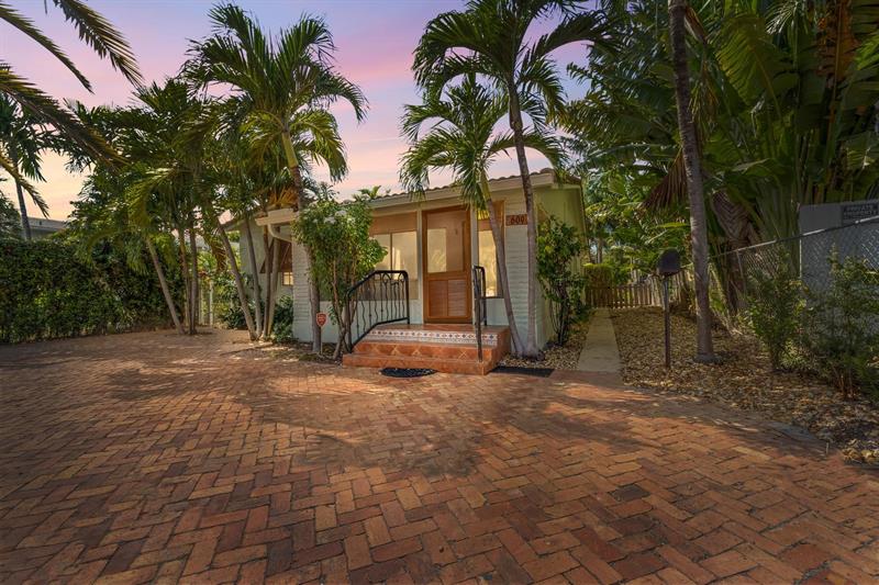 609 NE 9th Avenue Fort Lauderdale FL 33304