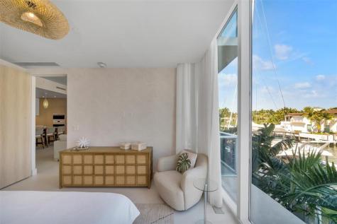 2311 SE 17th Street Fort Lauderdale FL 33316