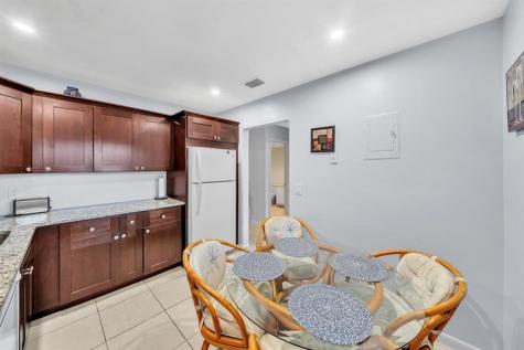 9278 Vista Del Lago F Boca Raton FL 33428