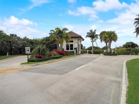9278 Vista Del Lago F Boca Raton FL 33428