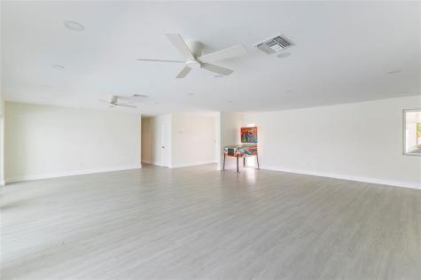 2255 NE 207th Street Miami FL 33180