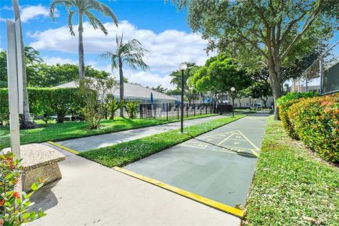 6239 Bay Club Drive Fort Lauderdale FL 33308