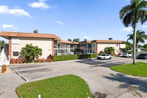 2201 SE 9th Street Pompano Beach FL 33062
