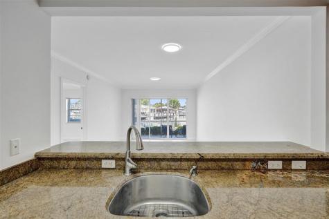 2201 SE 9th Street Pompano Beach FL 33062