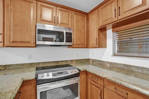 2201 SE 9th Street Pompano Beach FL 33062