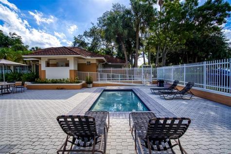 787 NW 91st Terrace Plantation FL 33324