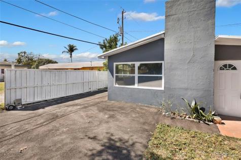 249 SW 12th Street Dania Beach FL 33004
