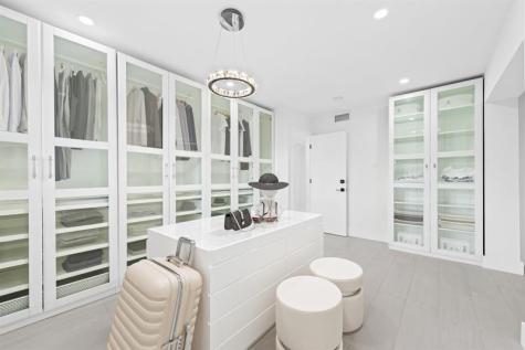877 NE 195th Street Miami FL 33179