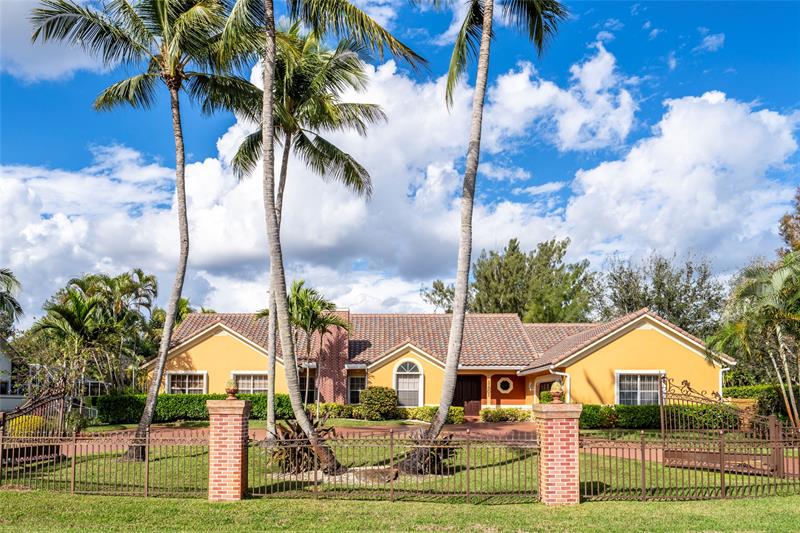 11301 SW 3rd Street Plantation FL 33325