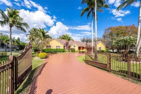 11301 SW 3rd Street Plantation FL 33325
