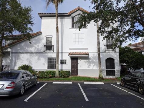 761 SW 148th Avenue Davie fl 33325