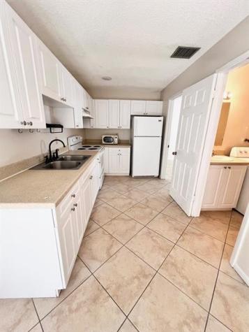 2002 S 10th Street Fort Pierce FL 34950