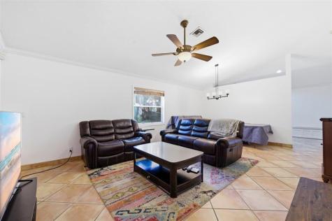 144 Buffet Key Boynton Beach FL 33426