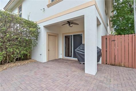 19 SE 19 Avenue Pompano Beach FL 33060