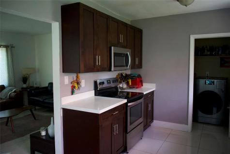11150 Peachtree Drive Miami FL 33161