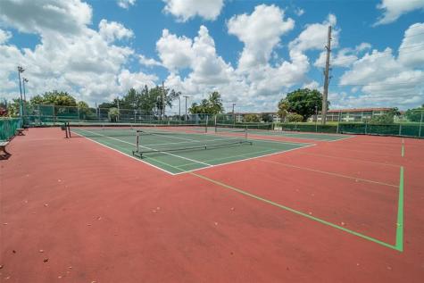 411 S Hollybrook Drive Pembroke Pines FL 33025