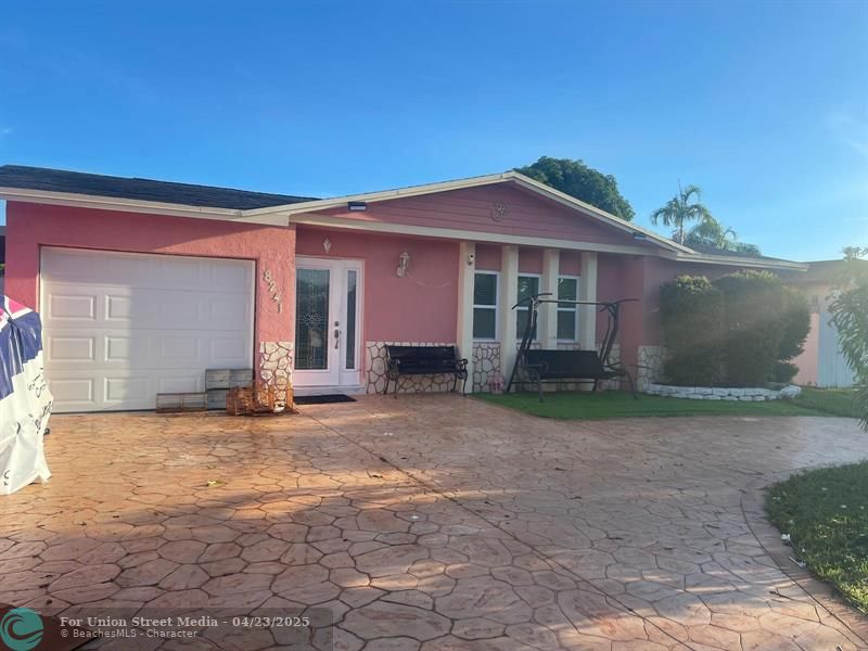 8241 SW 9th Street North Lauderdale FL 33068