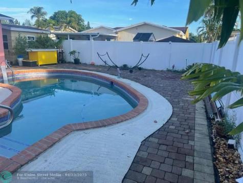 8241 SW 9th Street North Lauderdale FL 33068
